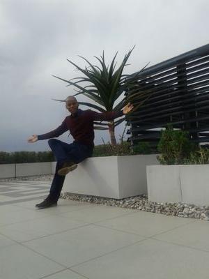 ElusivTom's profile picture. Philanthropist, Humble, House head_ born to do the impossibility