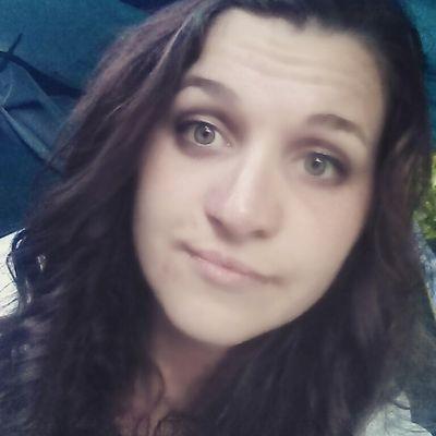 Facebook : Riley Lise Aria Betty
Snapchat : Riley Aria
Instagram : Riley_Aria