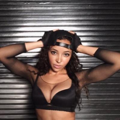 Fan of the amazing, sexy, beautiful, stunning TINASHE - @tinashe I tweet some news but mostly videos and pictures of Tinashe