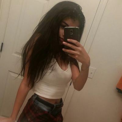 _jan3ll3_'s profile picture. let me act like I care