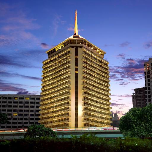A city landmark! One of the top conference hotels in BKK suites for business & leisure offers the key “location” ingredient & fresh top-to-toe refurbishment
