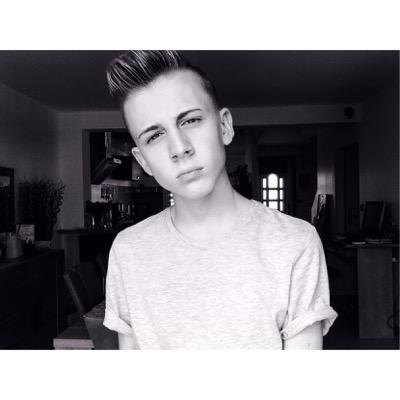 théo aka king theo|| start on Twitter||follow4follow|| 14 years old