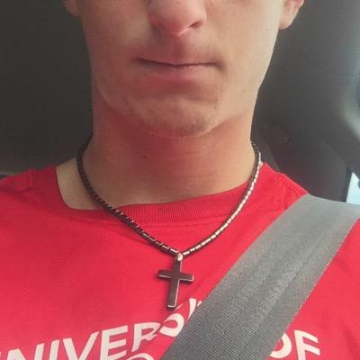 Just a Senior who runs|Track & XC| Iowa| Running for him | 1 Timothy 6:11| Avi is yours truly| Also play baseball and basketball||