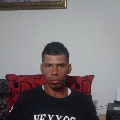 tomyreales's profile picture. 