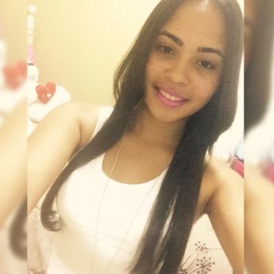 Indira_ydg's profile picture. ♡♡ ~ 16/09/98 ~ ♡♡