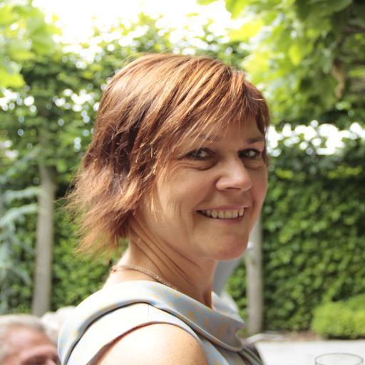 Hogent, praktijklector, maatschappelijk assistent en bestuurskundige, GroenRood, mama van 2 schatten van dochters