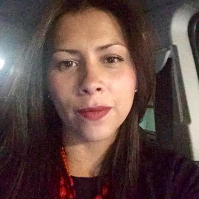 Mujer de Fe, amo a Dios y creo en El! Mamá y esposa de tiempo completo. abogada cuando las circunstancias lo exigen!