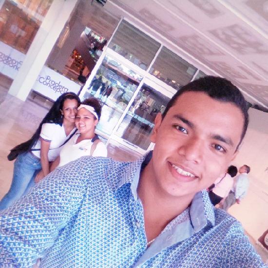 Vr_Ra16's profile picture. Buscando Mi Felicidad                                                                 Looking for my happiness #GYM