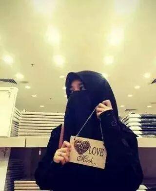 anifahrianigmai's profile picture. 