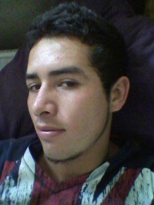 mi nombre es alan guadalupe siller soy guero tengo 20 años pelo castaño ojos claros y vivo en saltillo