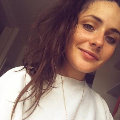 illari_ous's profile picture. 