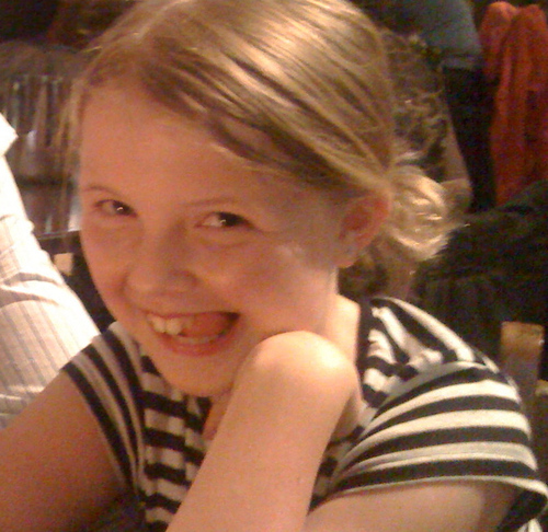 Twlight808's profile picture. I love to read, to dance and to be me!