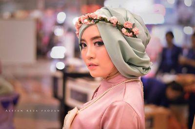 Supel and Friendly - Hijab is my way to show my identity, my modesty and my integrity so i wear it proudly ^^