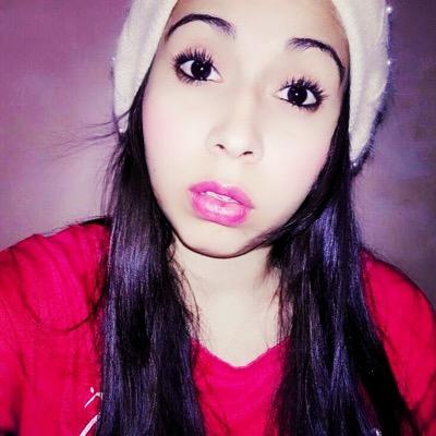 IngridZiur99's profile picture. Una sonrisa ante todo ☺️❤️ Fb: Ingrid Ruiz Insta: ingridruiz98 Snap: ingrid_ziur