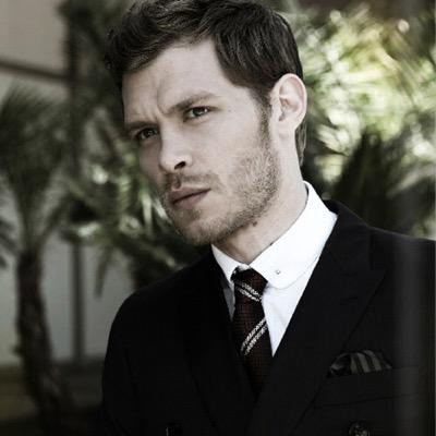 'Who can ever love a beast?' I'm the ruler of this land. My son is Ben. Headmaster to Auradon Prep. (RP/Descendants/BB) {single-18+}