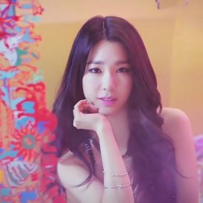 Tiffany from Girls Generation SMent* #kaumelite #realyeoja +21 less ooc | 89line pink lovers . Don't ask me about RL!