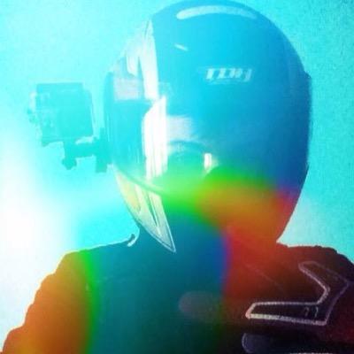 youtubeur de 16 ans en Lorraine, voilà le lien de ma chaîne : https://t.co/yQP12MvY83