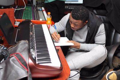 Alikiba_daily's profile picture. 