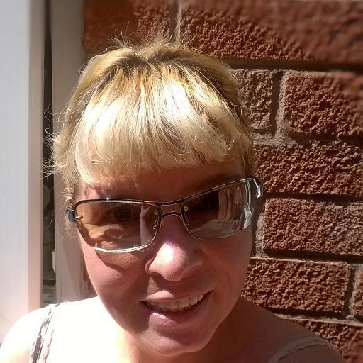 I am a single lady with two cats Marley and Daisy. I enjoy cooking, exercise and jobsearch.