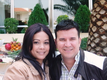 somosfamilia's profile picture. 