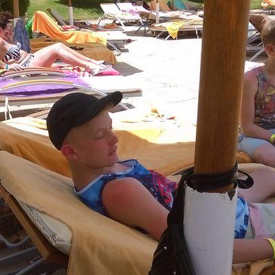 f70d1c2f22024f2's profile picture. 