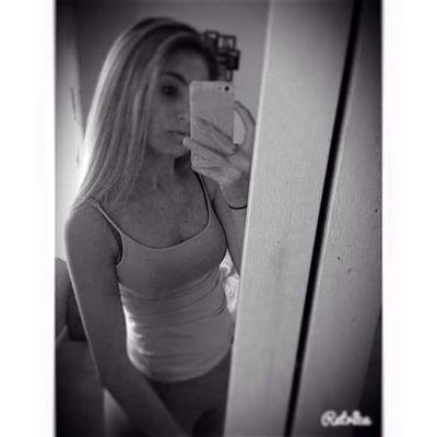 chlowejoxxx's profile picture. 