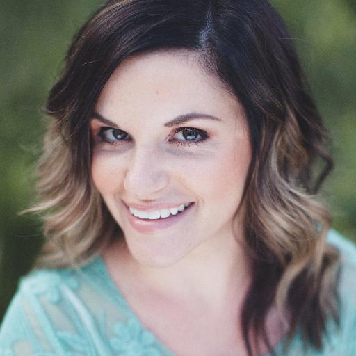 Ohio wedding photographer. Dances a lot, mom to two boys, lip gloss hoarder.