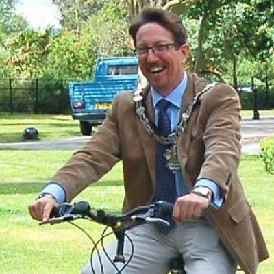 #Conservative Councillor for Arun District Council. #Angmering Patching Clapham #Findon representing our communities. Comments and views expressed are my own.