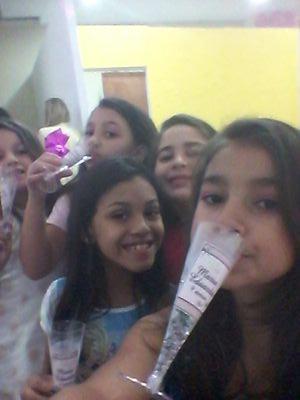 o que vem de baixo nao me atinje e o que vem de sima so me fortalece