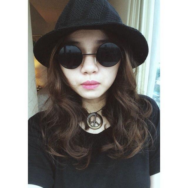 shendysiregar's profile picture. when everybody needs to be like that, I chose to be like this.