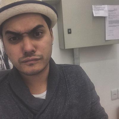 Oficializado dia 10/11/13. Entreguei meu amor pra ele e ele me devolvia através da música. @kobarestart ♥ Antiga @kobathislove (suspenso). Since: 01/11/11