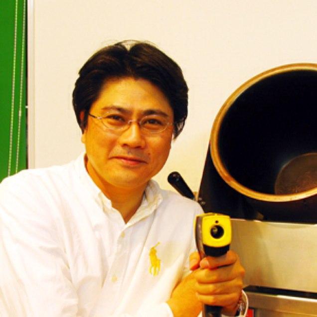 e茶club×e茶.com CEO & FOUNDER
(一社)高千穂郷日向当帰研究会 代表理事(本年就任予定)
玄米の米糠から抽出したイノシトールやフィチンを利用した、
カラダに良い健康茶を自社開発して販売しています。
最近は、神の草と呼ばれている宮崎県高千穂地方の、
日向当帰(ひゅうがとうき)を研究しています