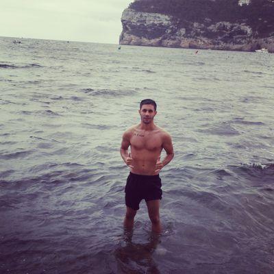 11cano11's profile picture. 30 de abril de 1993 Aficionado del valencia c.f