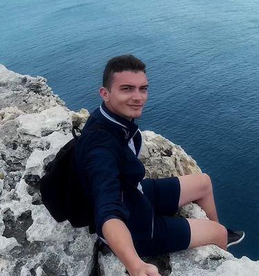 Pillolaio's profile picture. Data Scientist @ bank (what I say here is personal). Machine learning, intelligence, data processing and computing in general. Clojure, Python and R