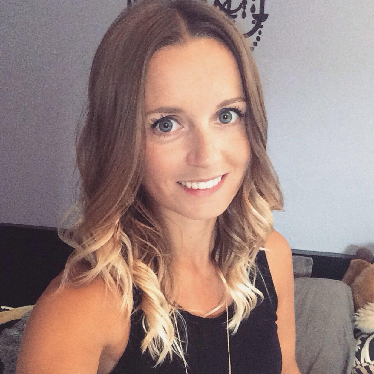 RPN. 28 and already fogetting how old I am. Coffee, motorcycle and book lover. Instagram: CarolynBeer
