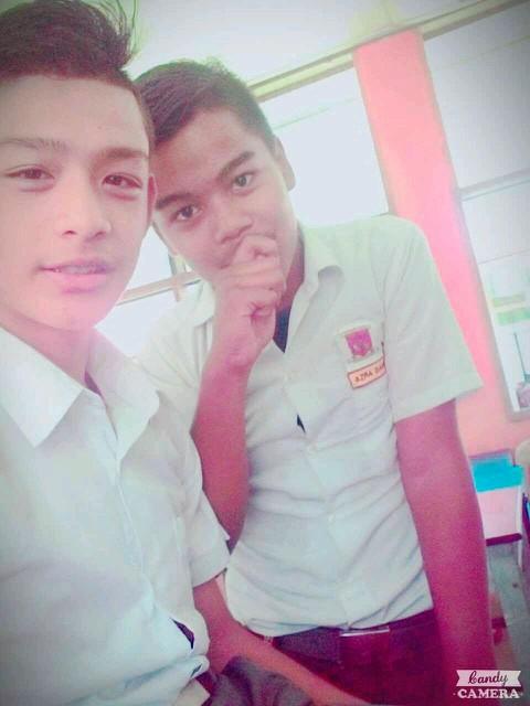 Putraolipop's profile picture. 15.10.2001