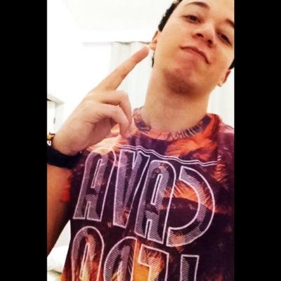 23 , Baiano, Graduando em Engenharia Civil / Snapchat : humildesneto