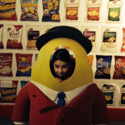 DeimenaOfficial's profile picture. 