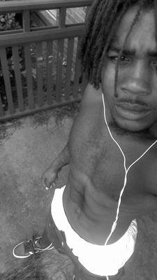 YouBite_iBlow's profile picture. Aint nothing bigger then that