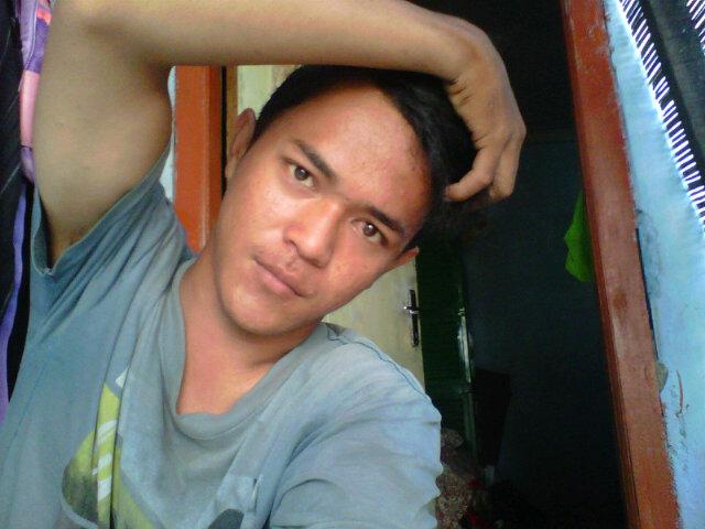 Edoedonurulhuda's profile picture. Armin van buuren. Is the best