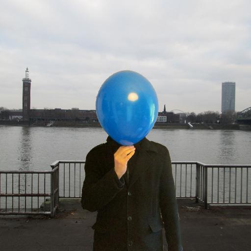 Minimal Kommando is a retro avantgarde electronic music project founded 2013 by Andreas Ohle. They use minimal electronic and experimental avantgarde sounds.