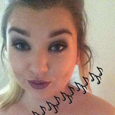 Lauran_Lynch's profile picture. doing stuff in places