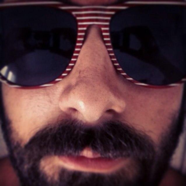 PinnaThePeany's profile picture. Nasco fonico, cresco esperto in sistemi audiovisivi, vivo videomaker e libero perfezionista.