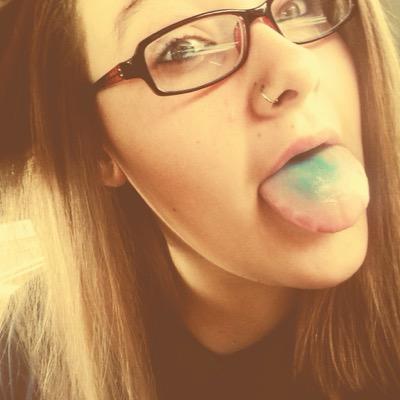 crazyvibes666's profile picture. always happy 
snapchat;crazy-vibes666
instagram; _pure.happiness_