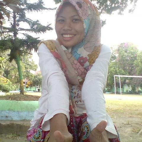 IsrinaOcty's profile picture. 