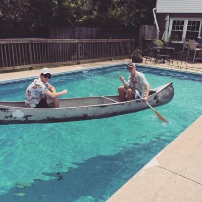 elisuttonsutton's profile picture. Pay it forward