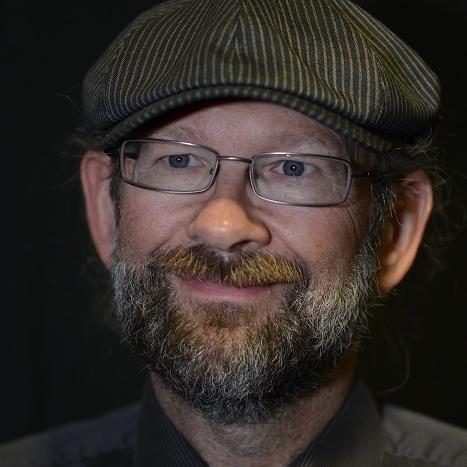 Teknolog som arbeider med samfunnssikkerhet, interessert i mangt og mye.