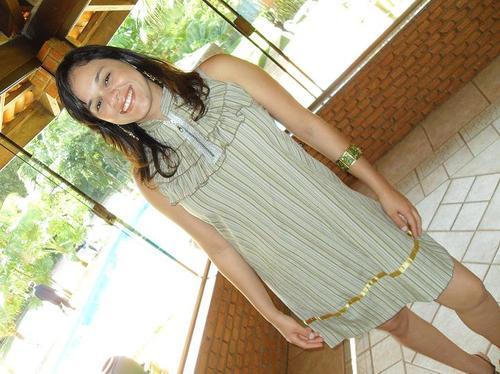 Goiana, 27 anos, formada em Hotelaria, graduanda em Geografia, funcionária pública. Apaixonada pela vida, pelos amigos, por viagens, pelo marido e pelo FILHÃO!!
