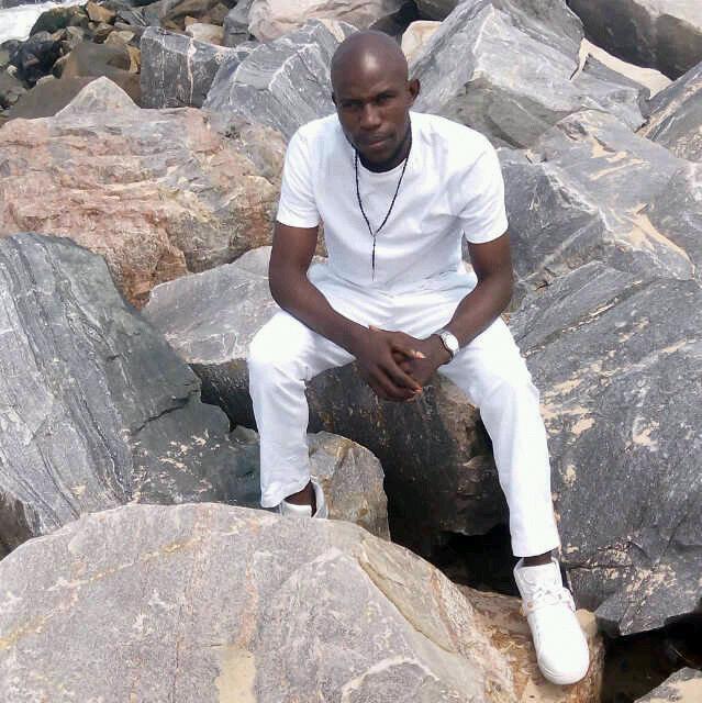I love my job am happy to be a disc jokey #call me pin 289BCAA4 @+2348099569956 or +2348032365555 #my mail @ djtumykiss@rocketmail.com