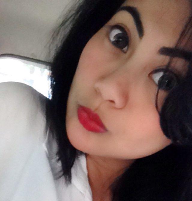 dhedhedhee's profile picture. 